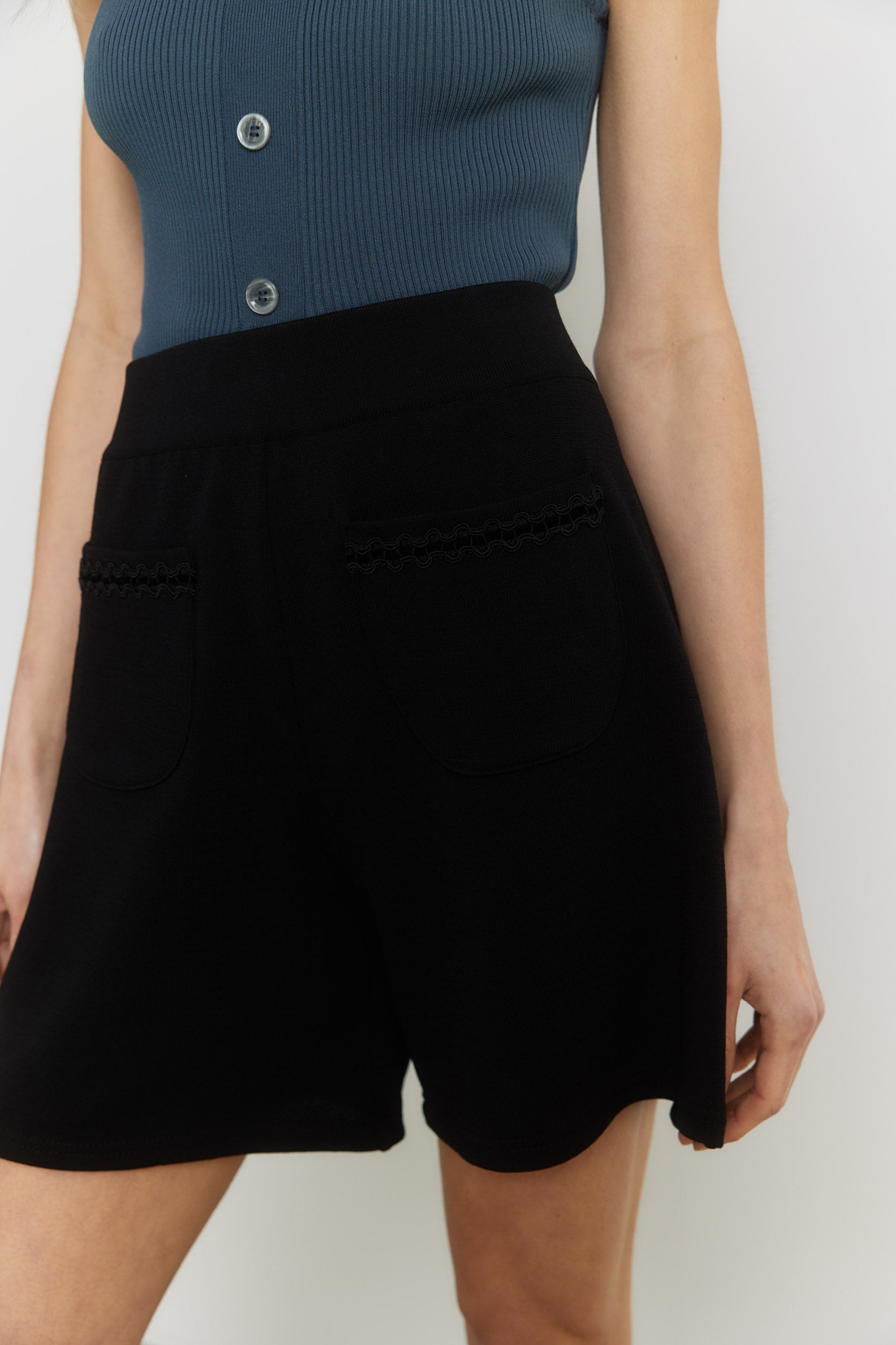 Montse Short Negro